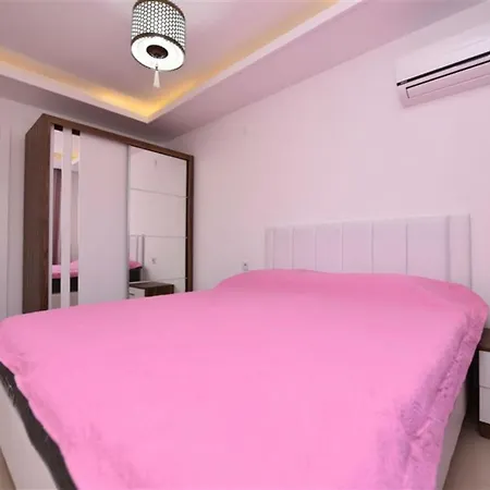 Crown Luxury Apartmán *